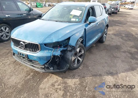 2023 Volvo Xc40 B5 Plus Bright Theme z USA, uszkodzony, nr VIN YV4L12UNXP2939177